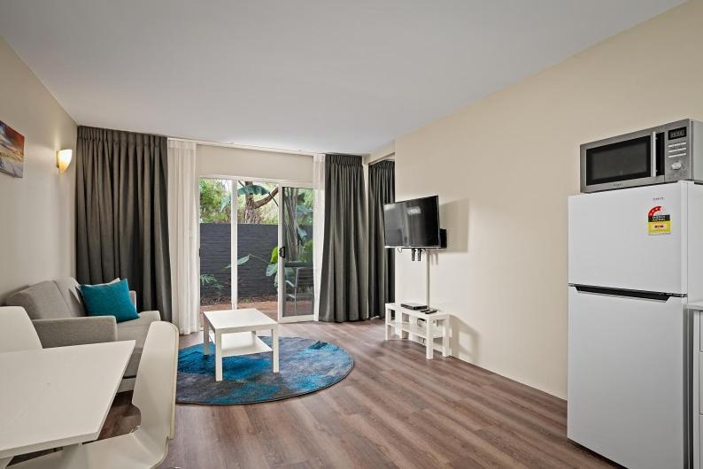 One-Bedroom Apartment,1003633284:JPEG