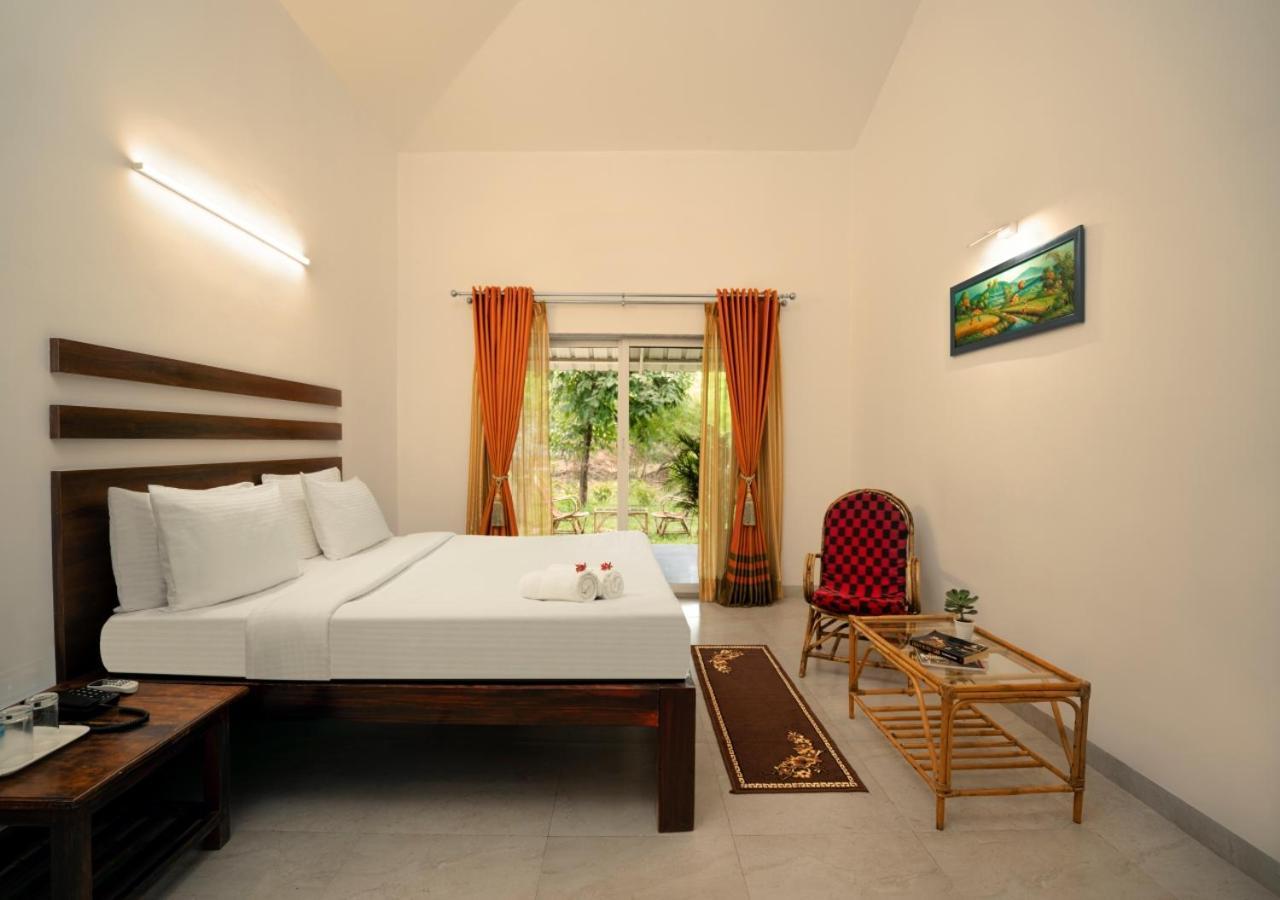 Family Room,1005621220:JPEG