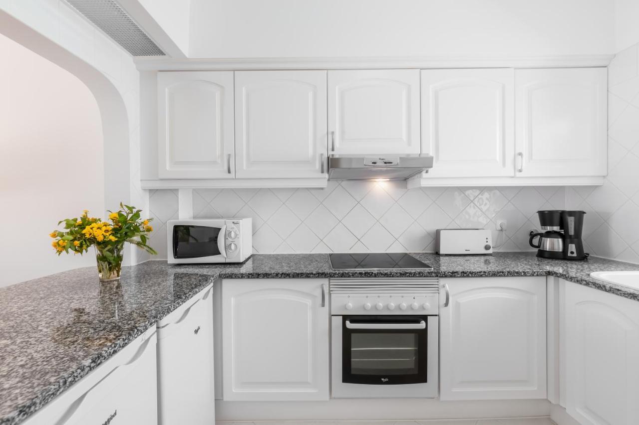 Superior Three-Bedroom Apartment,1008325804:JPEG