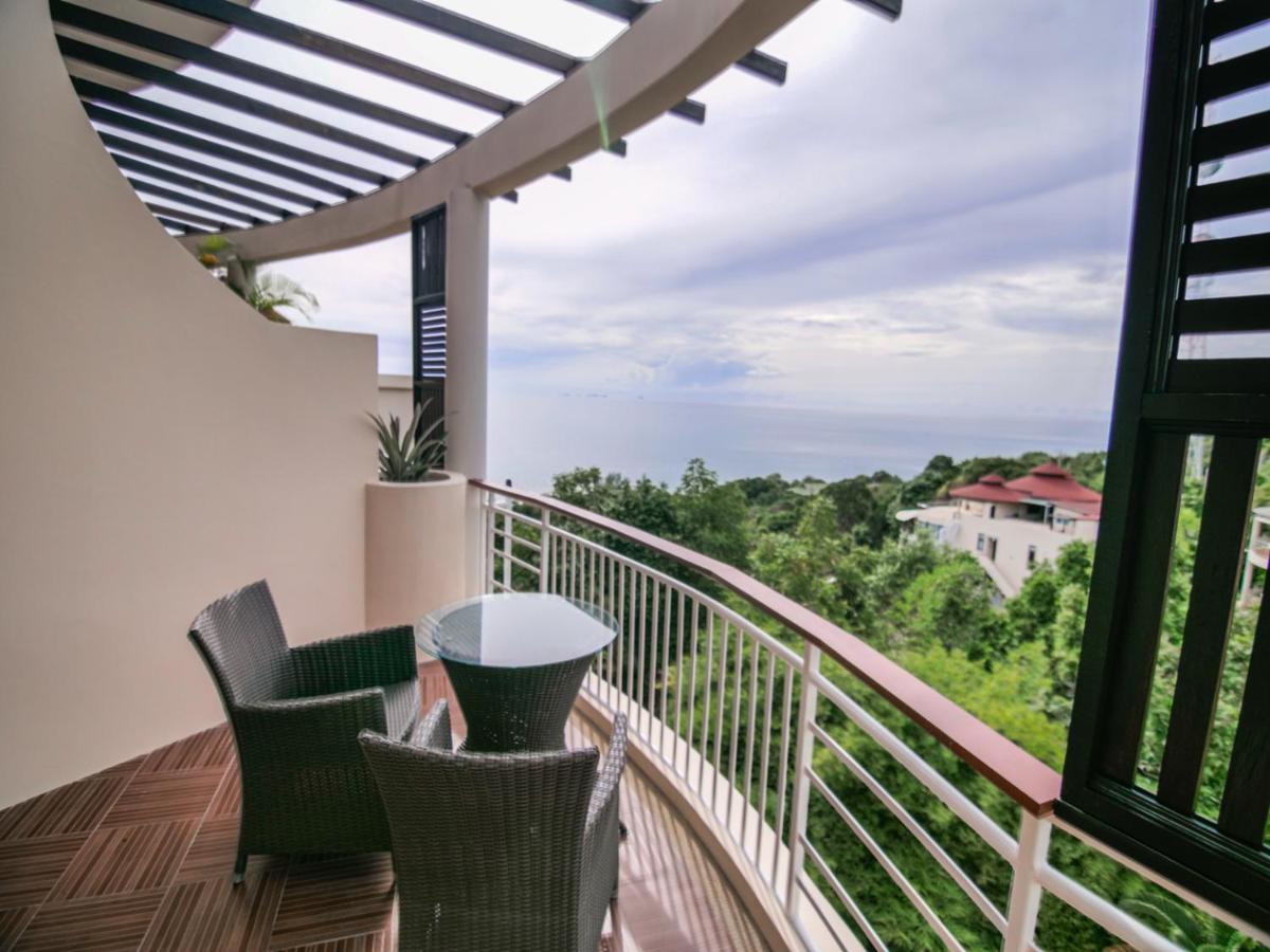 Studio with Private Rooftop Terrace and Ocean View
