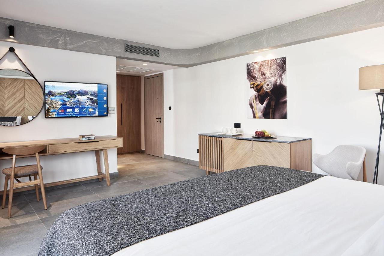 Double Room Swim Up with Inland View,1024472560:JPEG