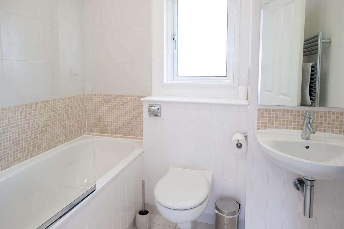 Three-Bedroom House,1181276767:JPEG