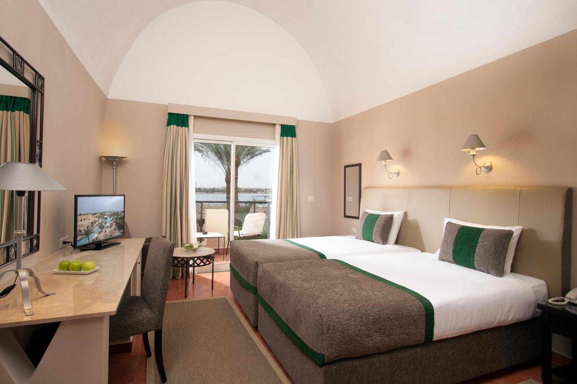 Superior Queen or Twin Side Sea View,1183912858:JPEG