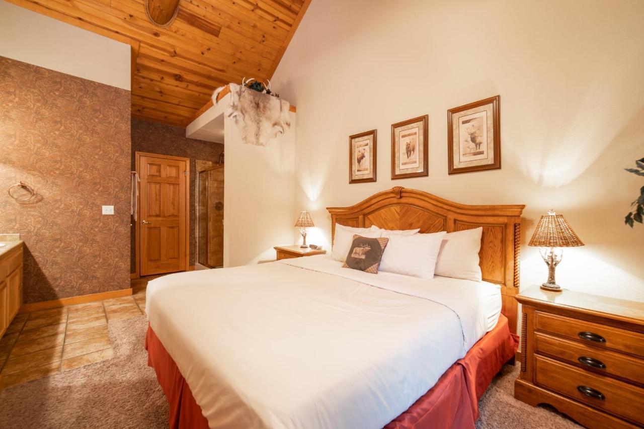 Four-Bedroom Cabin