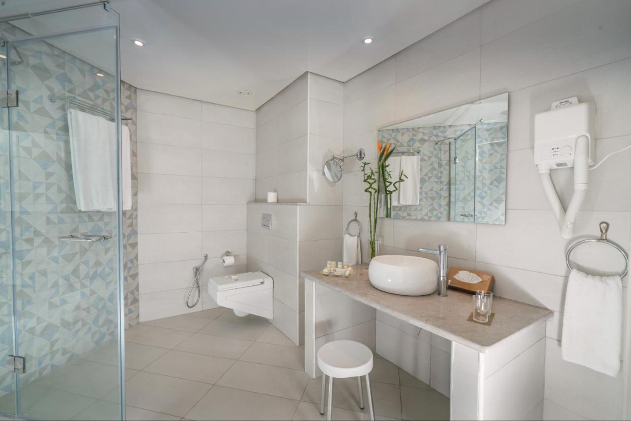 One-Bedroom Apartment,1069005049:JPEG