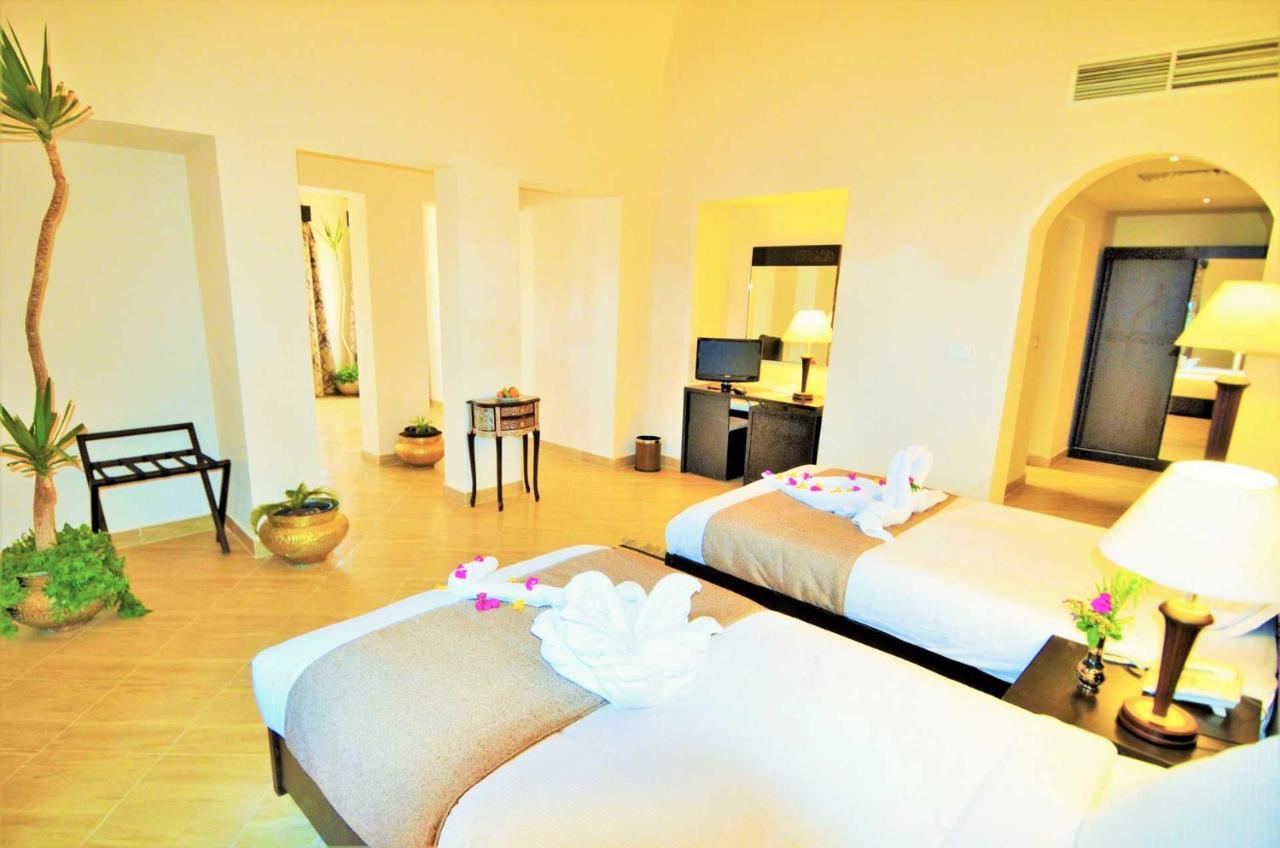 Suite (2 Adults),1087670677:JPEG