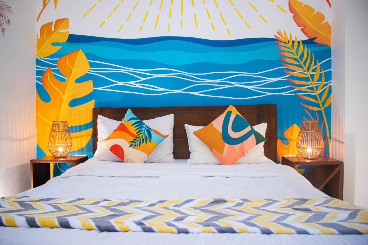 Deluxe Studio,1092791661:JPEG