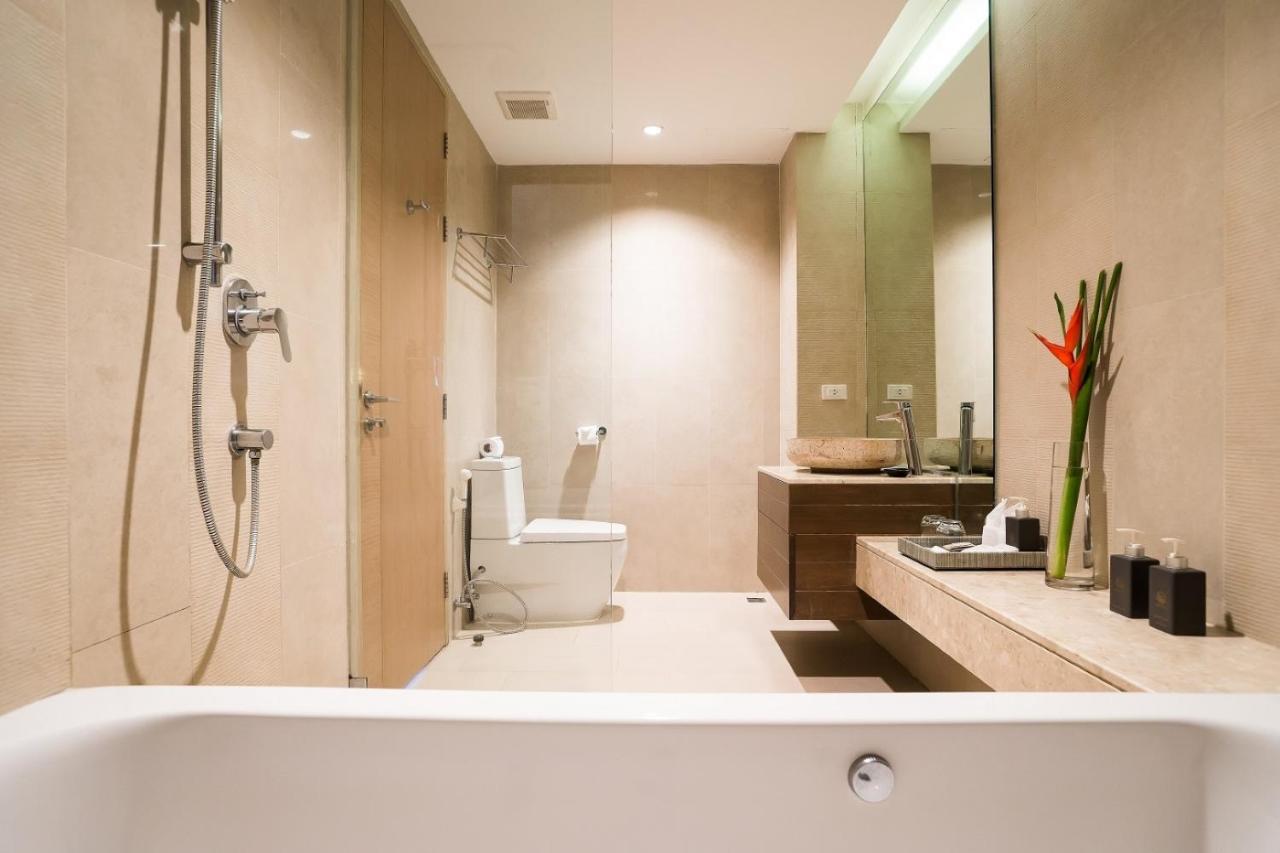 Pool Access Deluxe-Hillside,1108277109:JPEG