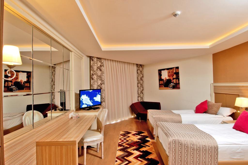 Standard Double or Twin Room with Land View