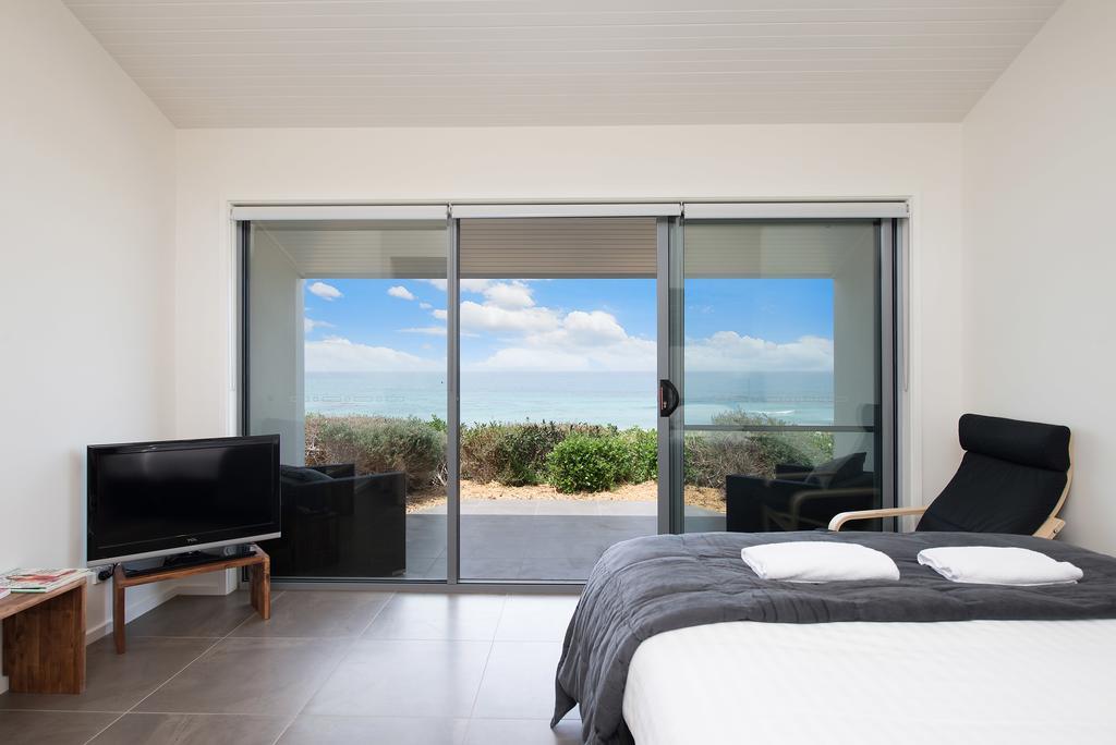 Studio - Beach Front,113398586:JPEG