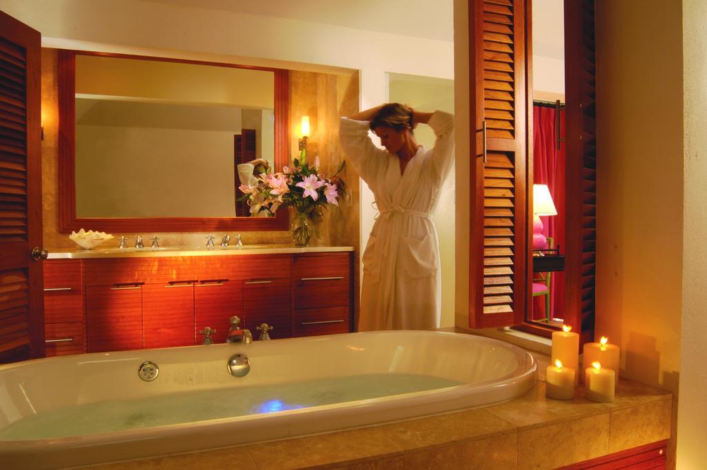 Villa with Private Pool,704778046:JPEG