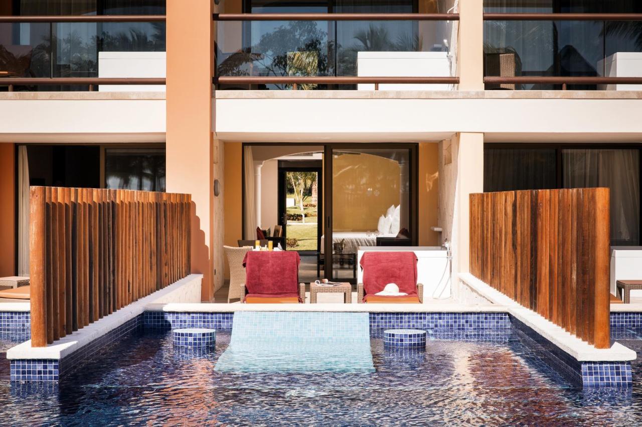 Junior Suite Swim Up Premium Level,1280858839:JPEG