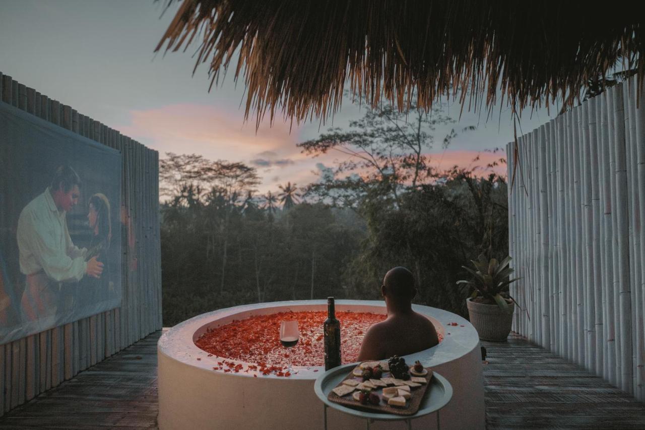 Suite with Hot Tub