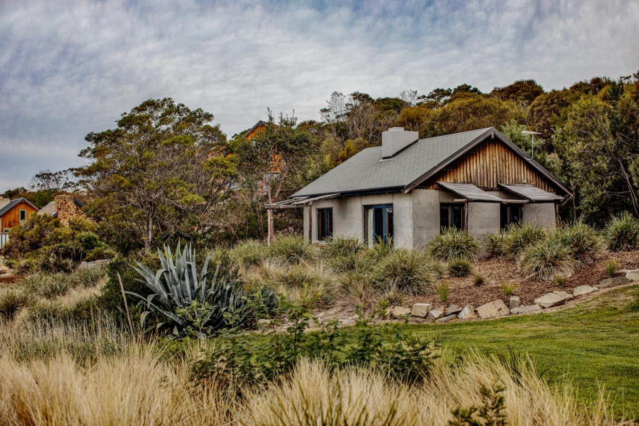 Waterfront Cottage,1149373966:JPEG