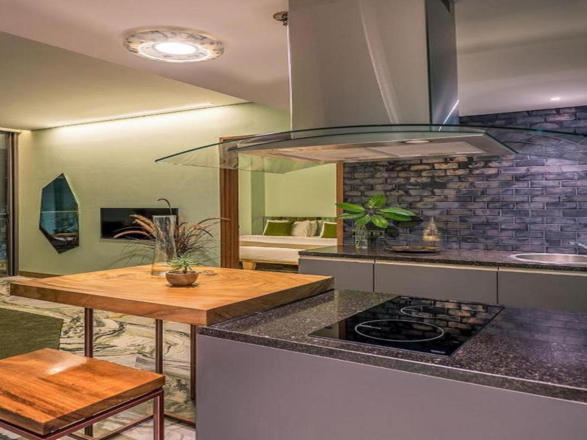 Hill View Suite with Balcony at Residences,1149791542:JPEG