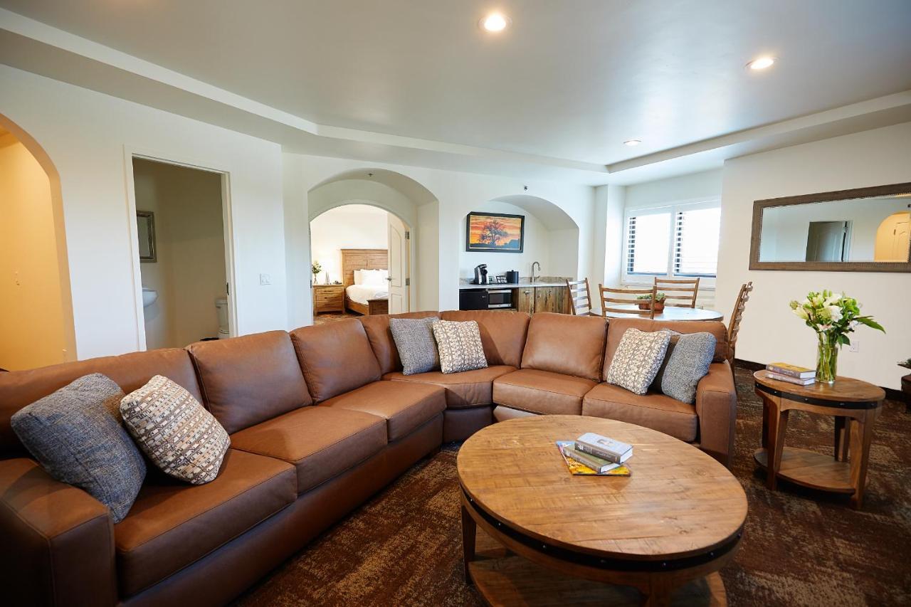 Executive Suite,1152847008:JPEG