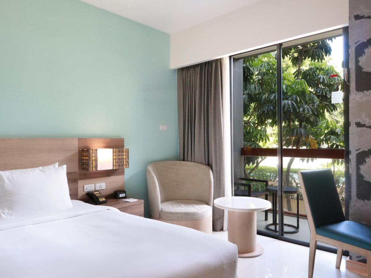 Standard King Room with Garden View and Free Breakfast