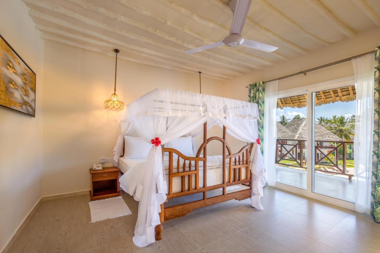 Family Room,1155142758:JPEG