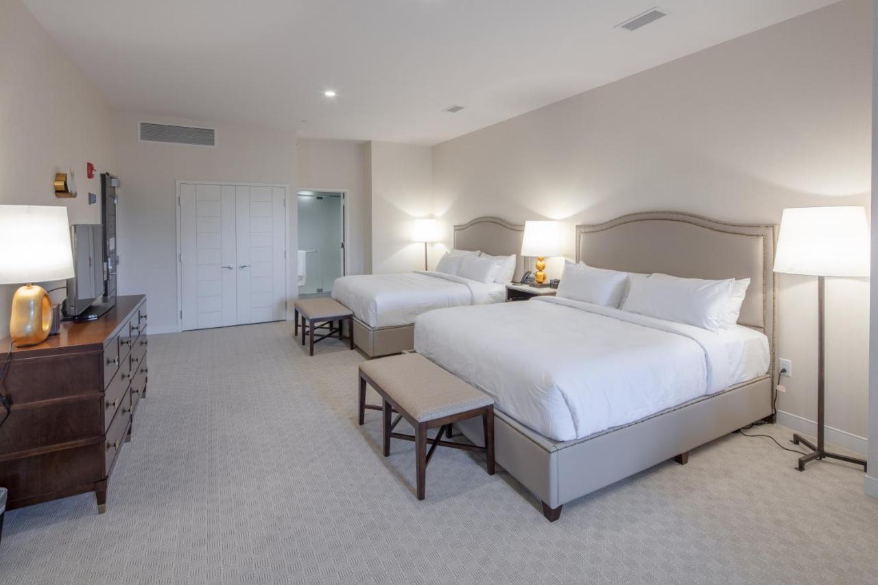 Accessible Lakeview Double King Suite Yoga & Wellness Activities,1147167253:JPEG