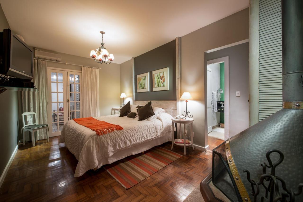 Family Room,1746878743:JPEG