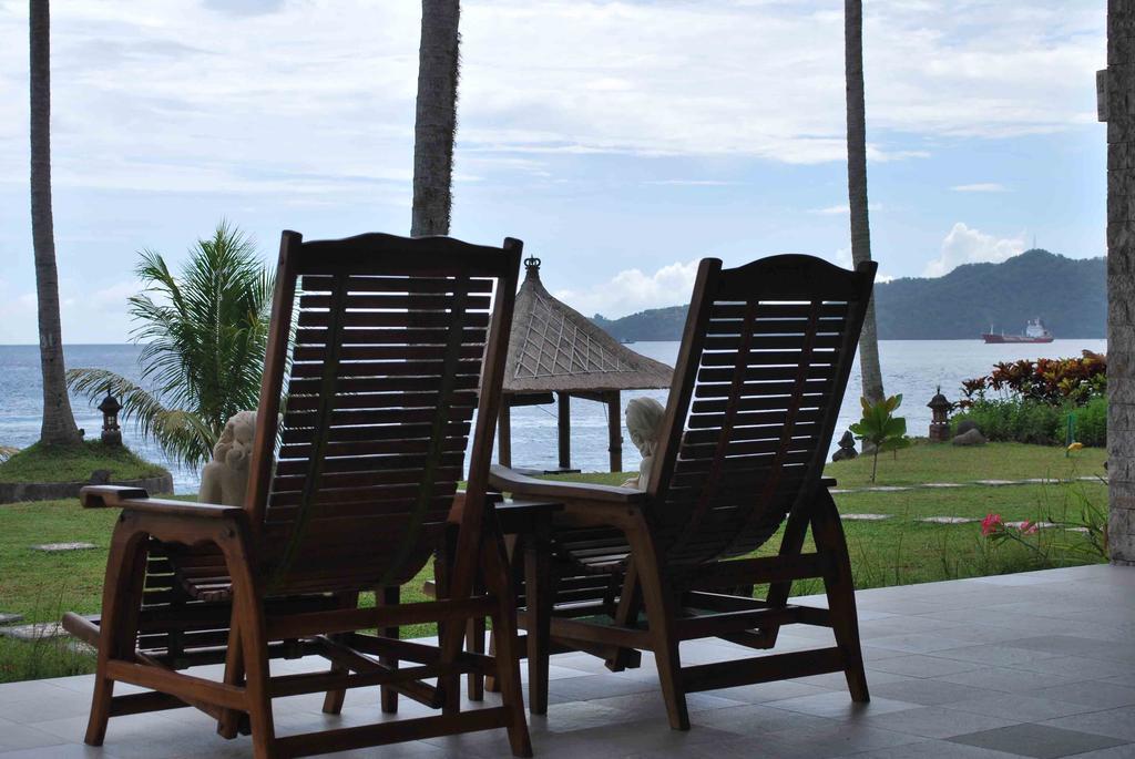 Sea Breeze Suite Seafront 1