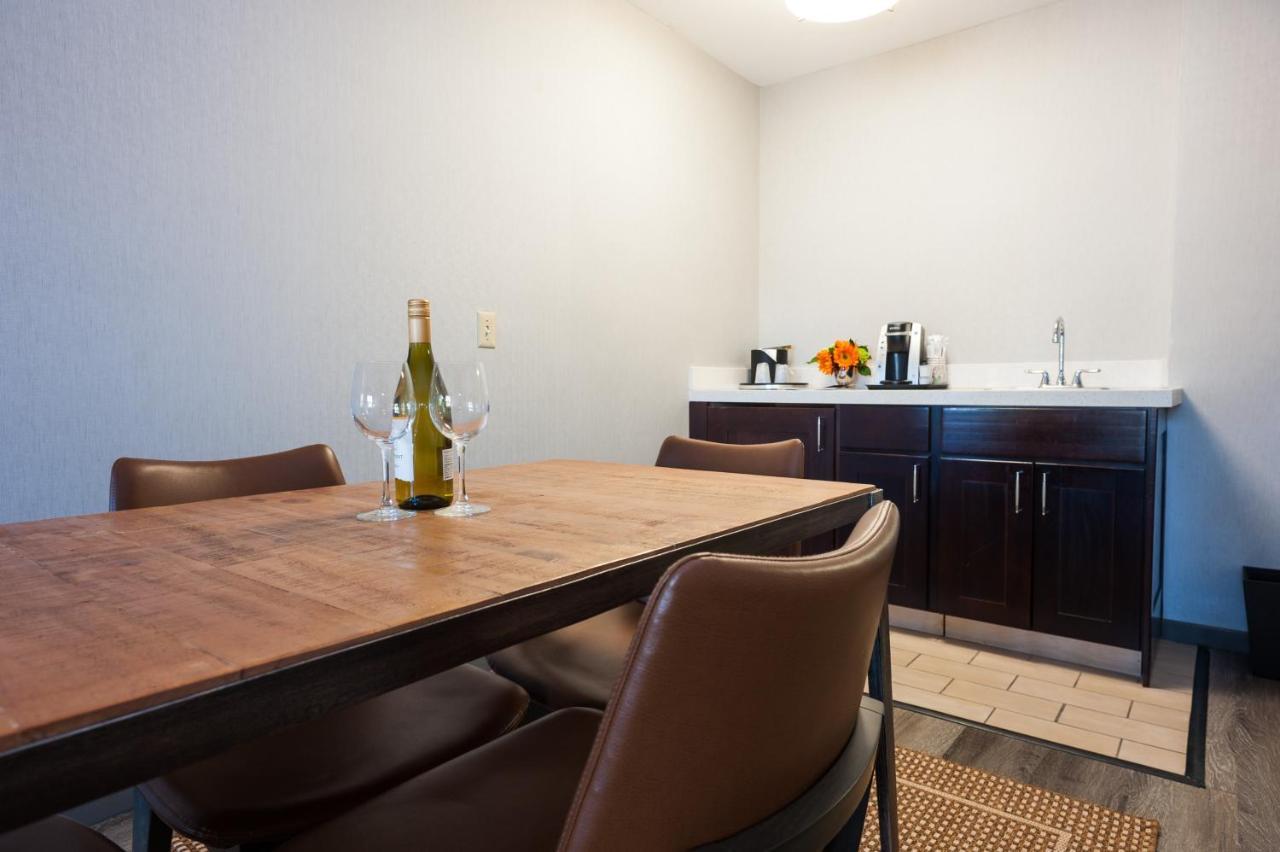 King Suite,1163511405:JPEG