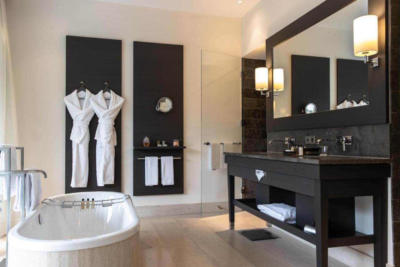 Executive Suite,1165291845:JPEG