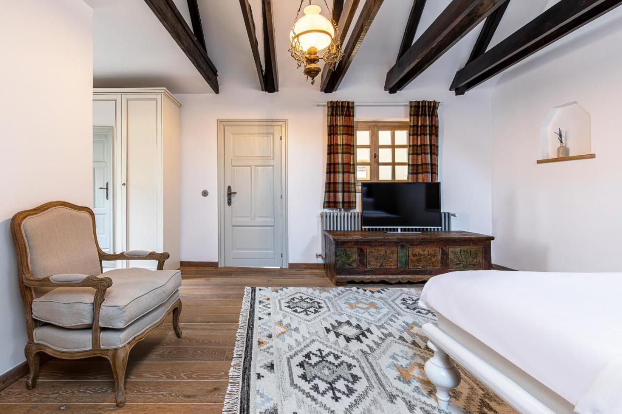 Deluxe Double Room with Balcony,1169765446:JPEG