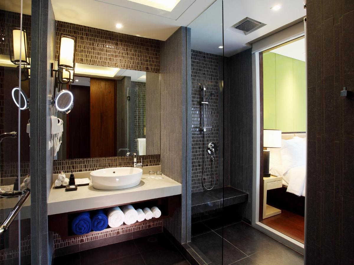 Deluxe Double or Twin Room with Pool View