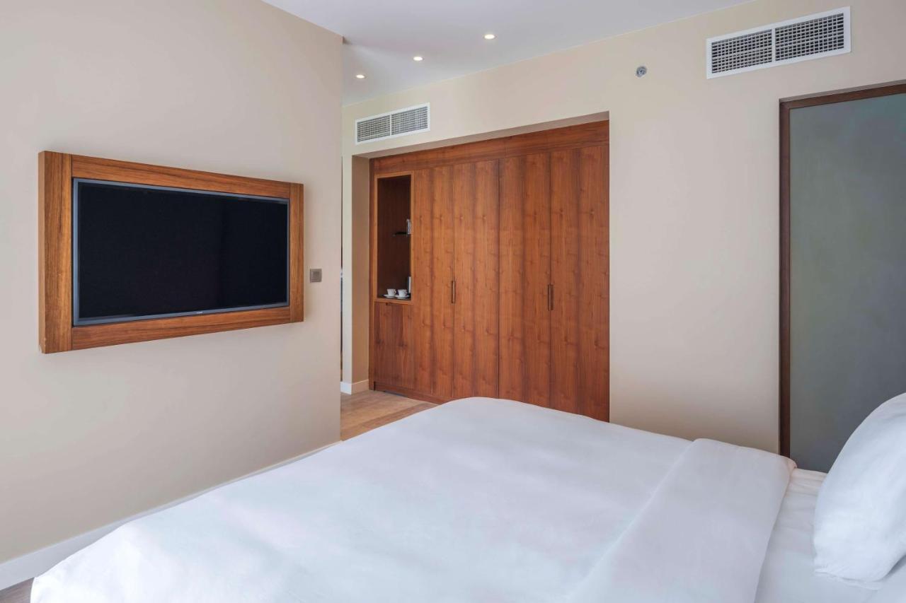 Suite - 1 Bedroom - Balcony,1185425446:JPEG
