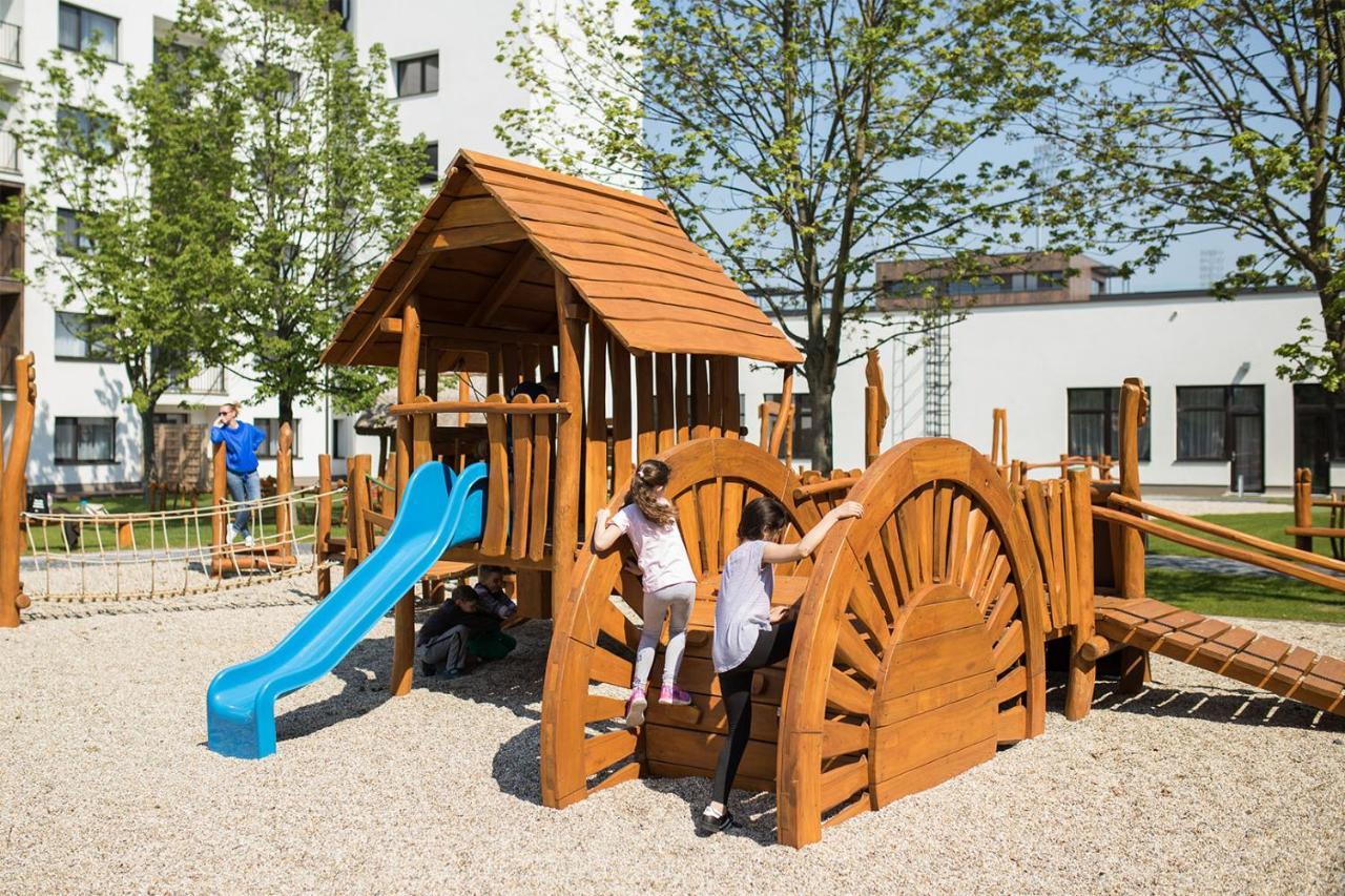 Familienzimmer mit Terrasse – Pools und Fitnessstudio inklusive