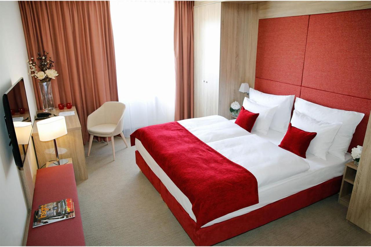 Deluxe Zimmer – Pool und Fitnessstudio inklusive