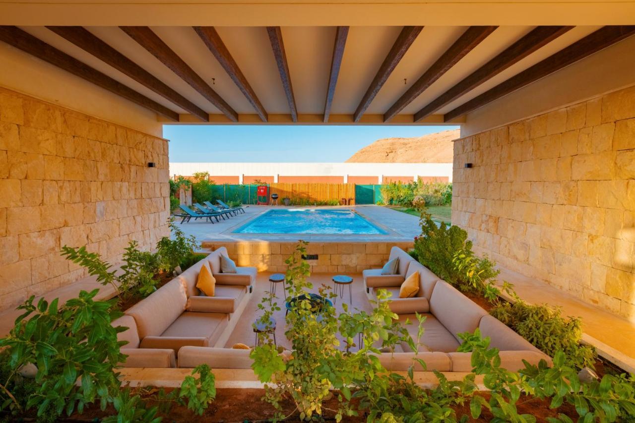 Villa with Garden View