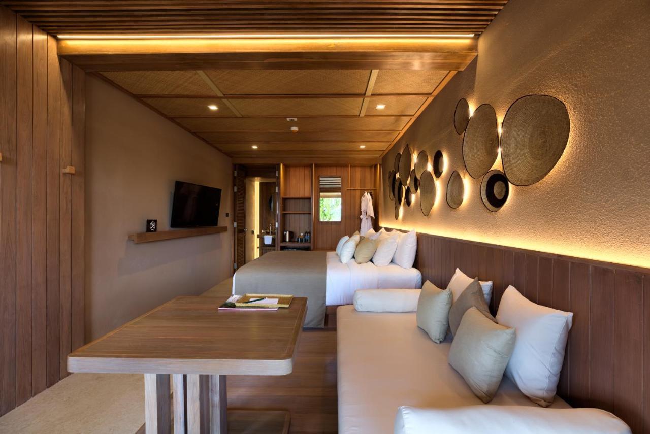 Deluxe Room with Sea View,1197815776:JPEG