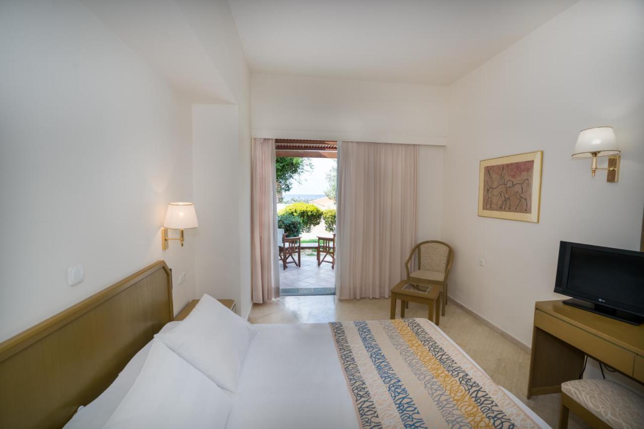 Bungalow - Water Front,1206601183:JPEG