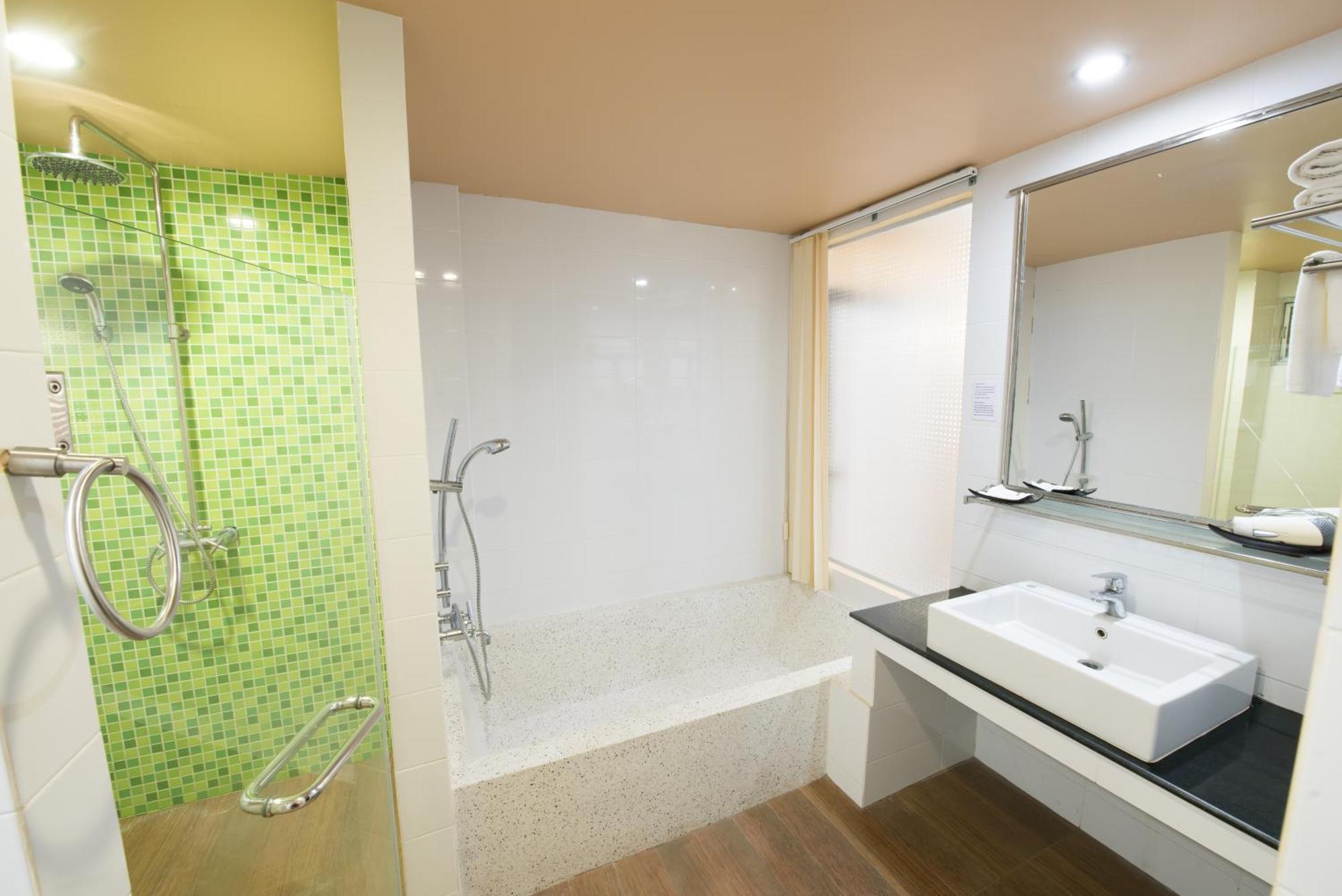 Deluxe Double or Twin Room with Sea View
