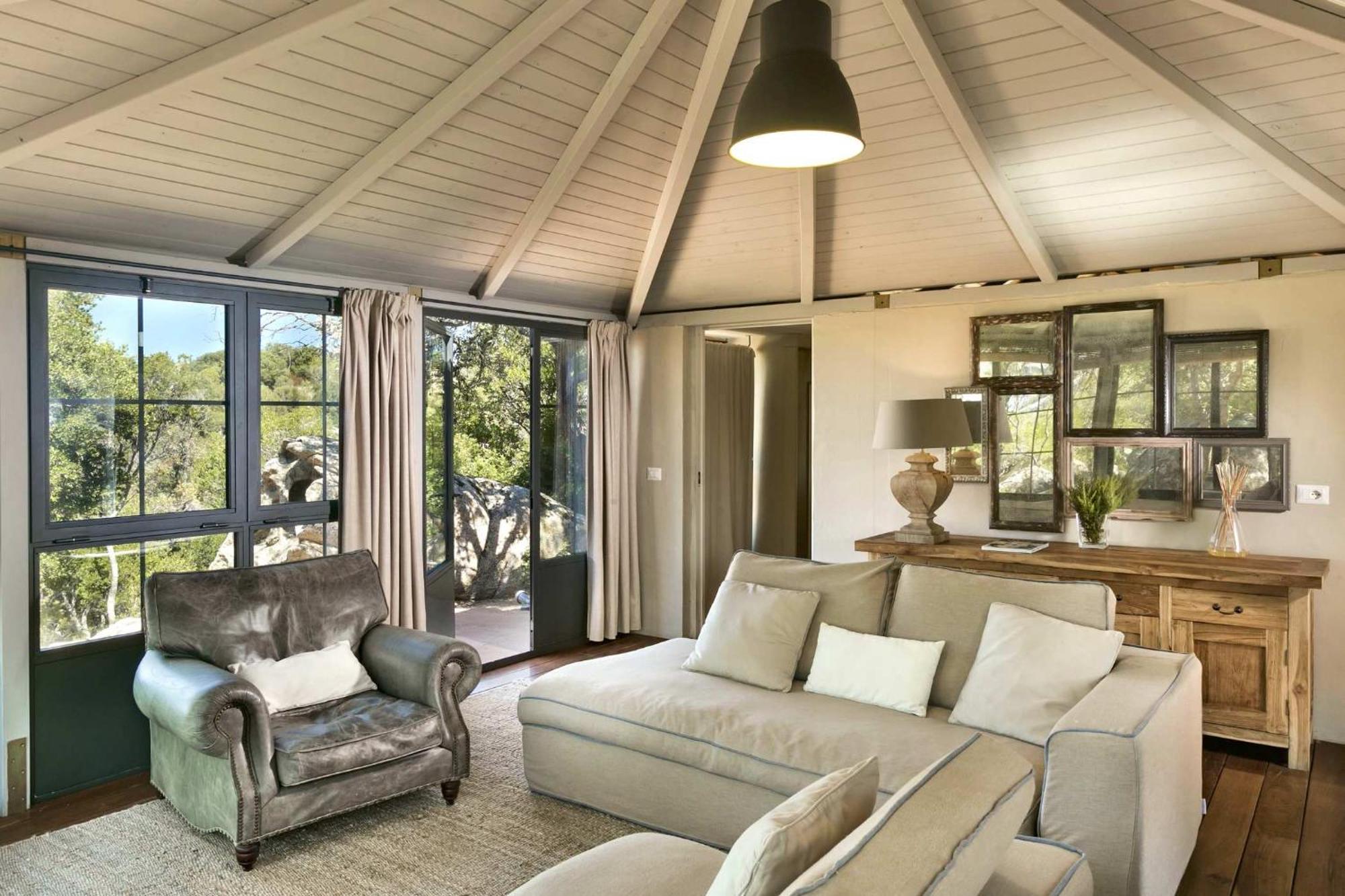 Suite with Private Pool,1209648160:JPEG