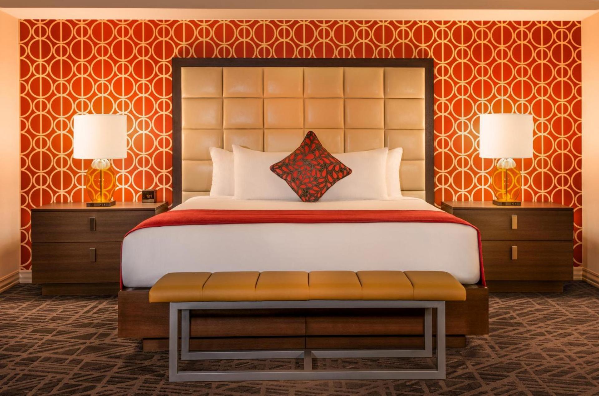 Resort Executive Suite, 1 King, Non-Smoking,1275534106:JPEG