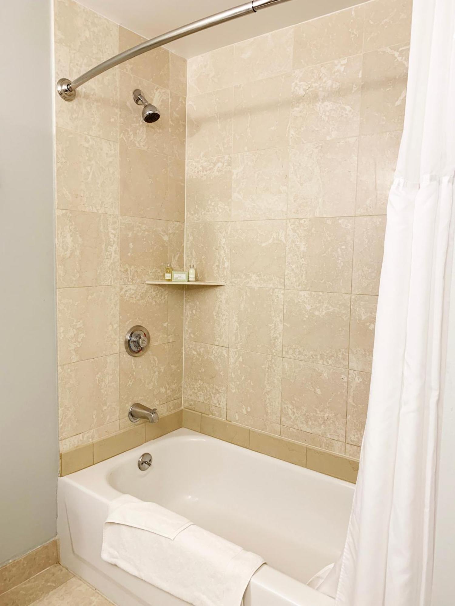 Deluxe Queen Room with Two Queen Beds