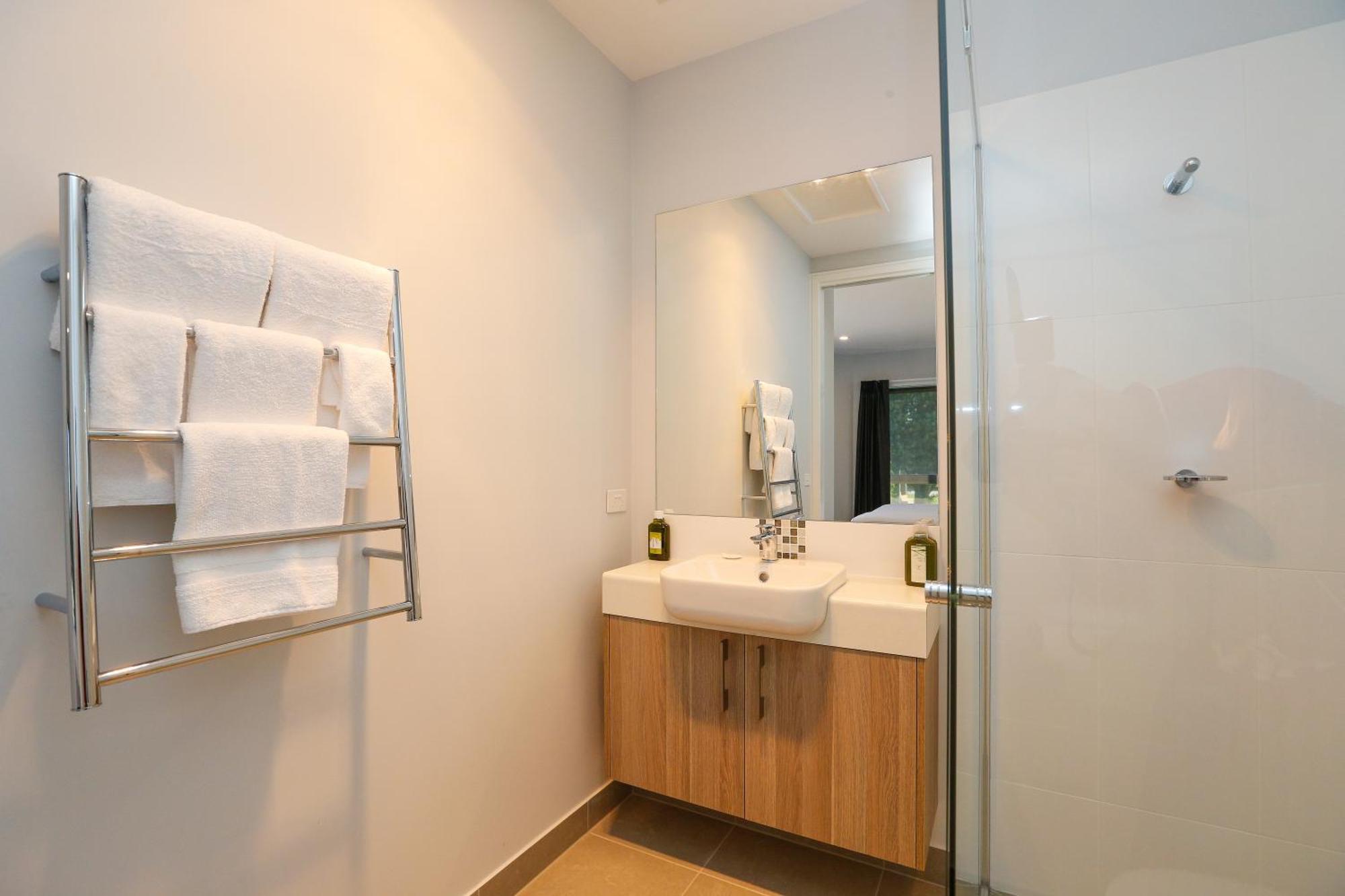 Studio Apartment Interconnecting