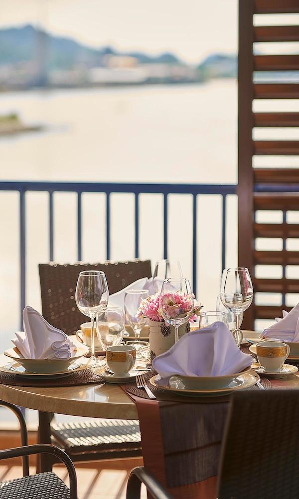 Studio Suite with Sea View,1369853723:JPEG