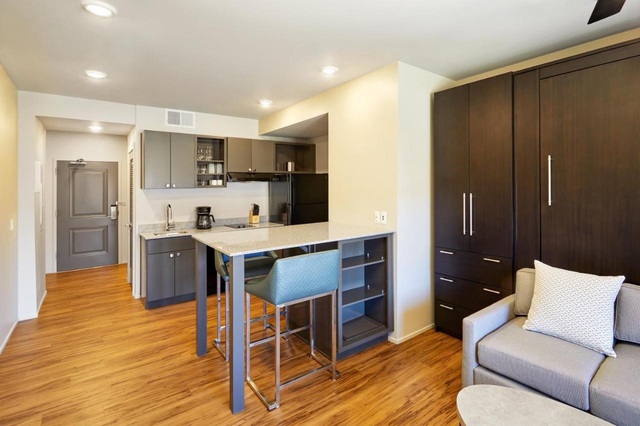 Studio,1225369139:JPEG