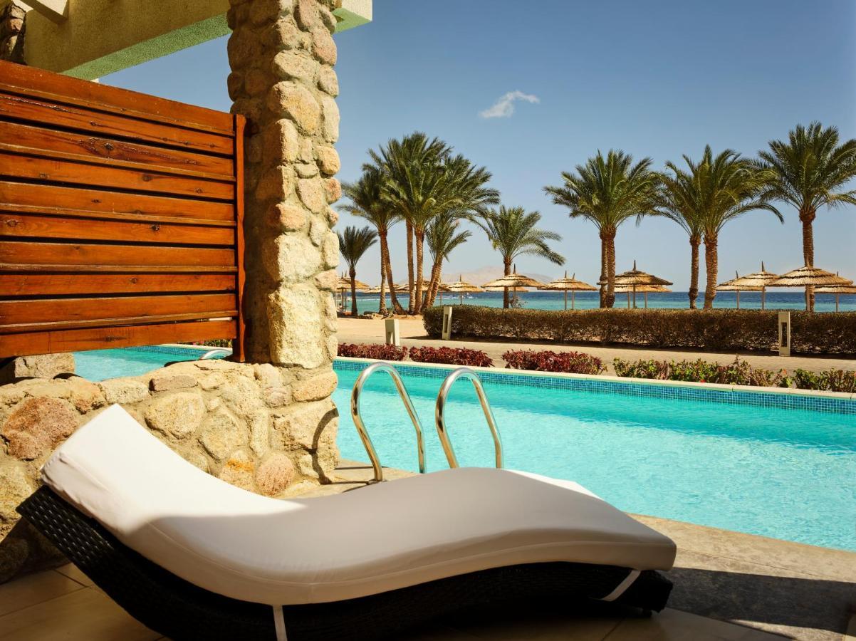 Swim-Up Room,1571366021:JPEG