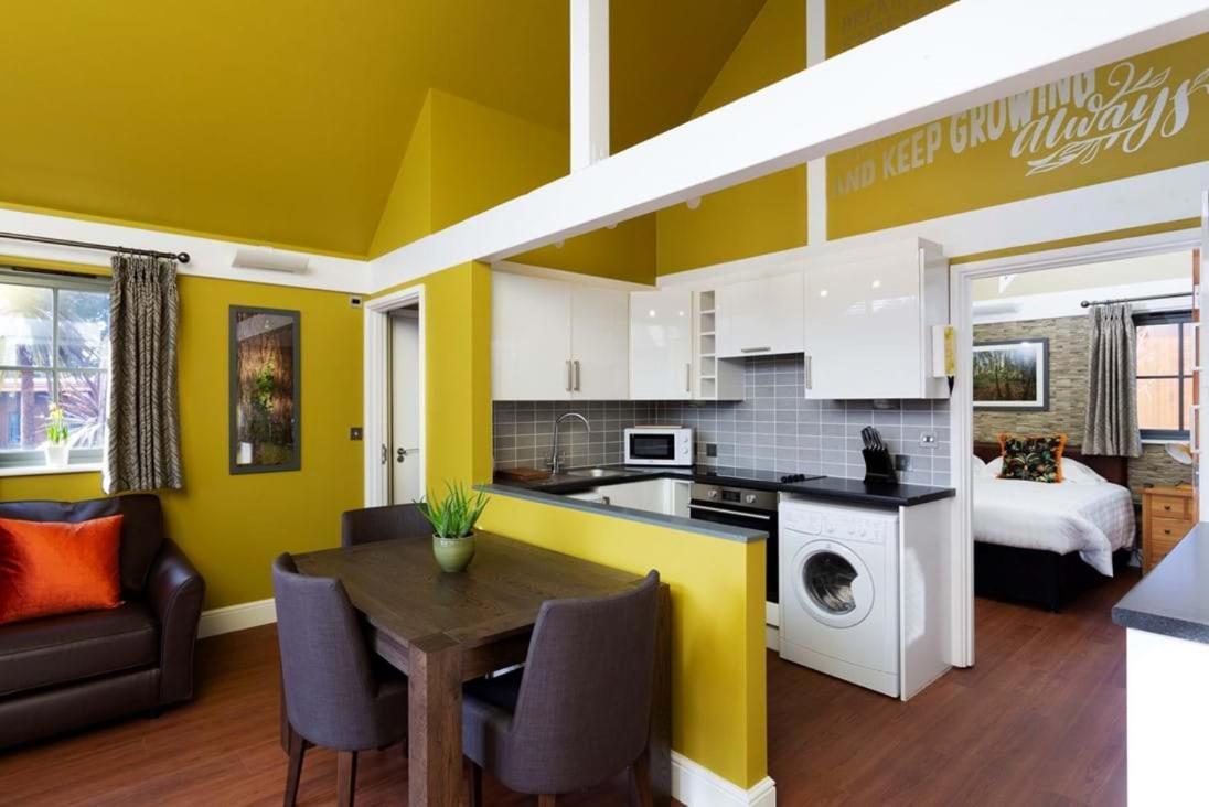 Two-Bedroom Apartment,1230272356:JPEG