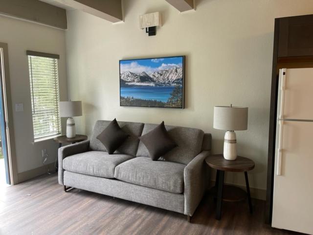 One-Bedroom Apartment,1231136450:JPEG