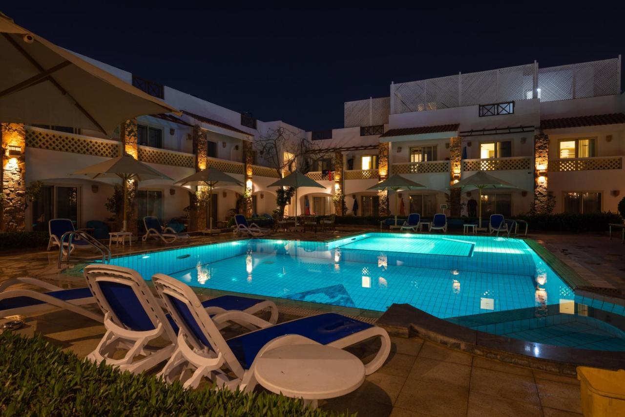 King Room with Pool View,1339630211:JPEG