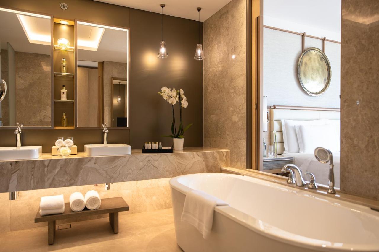 One Bedroom Panoramic Suite