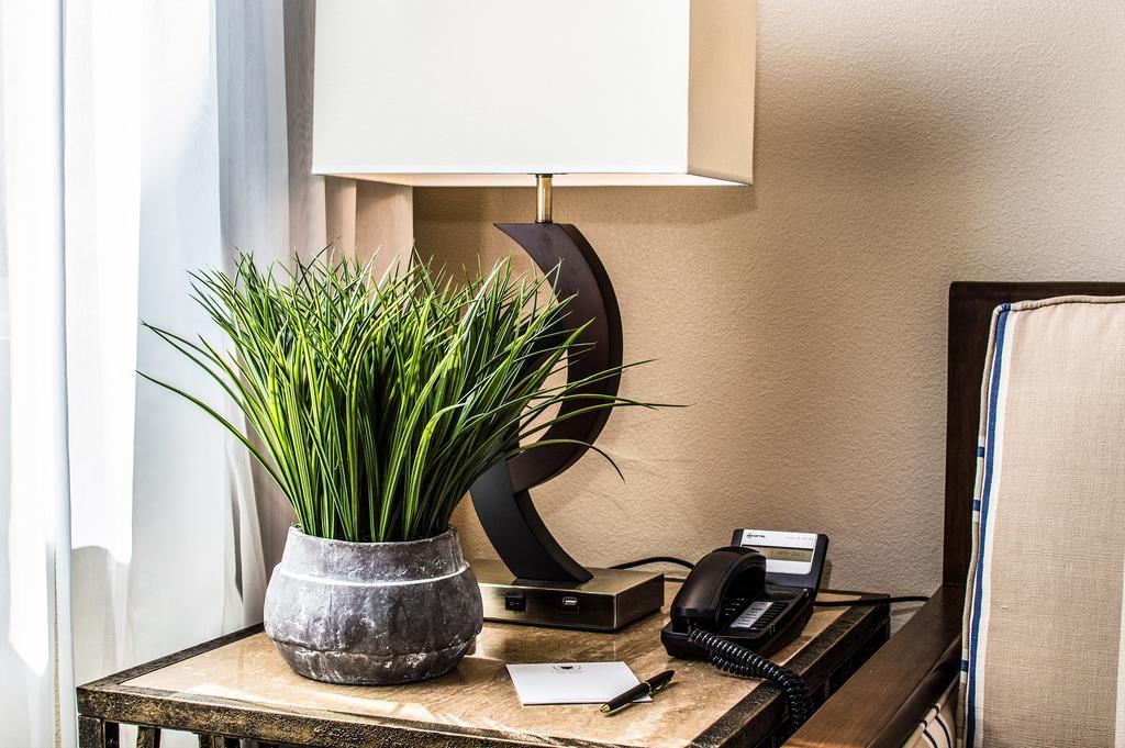 Bungalow,685827339:JPEG