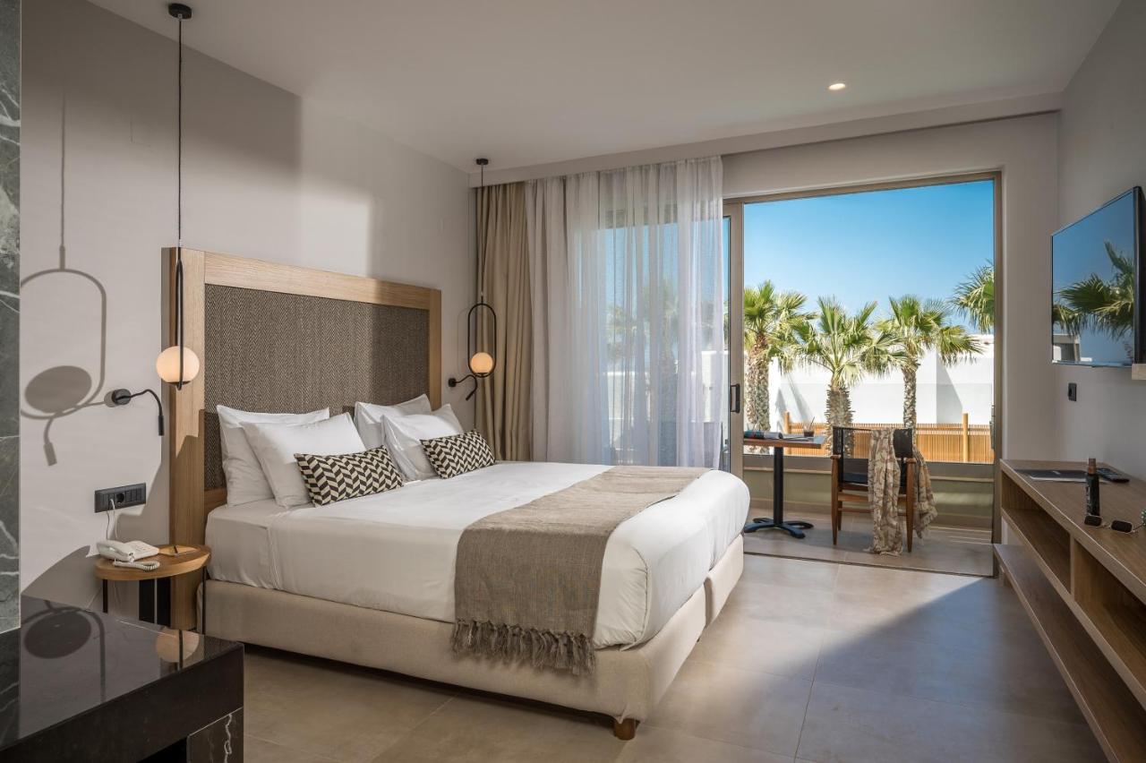 Double Room with Hot Tub (2 Adults),1244961619:JPEG