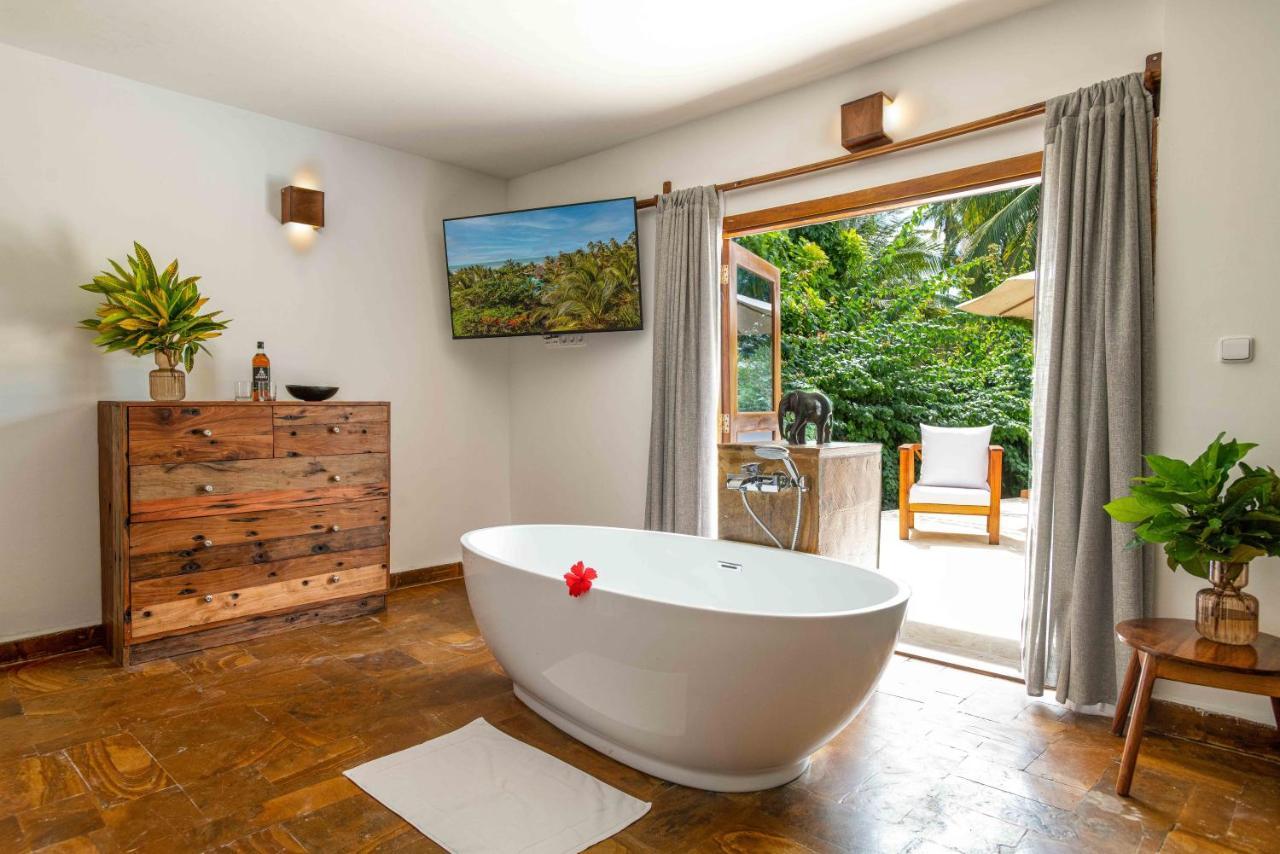 Villa with Shared Pool,1267771225:JPEG